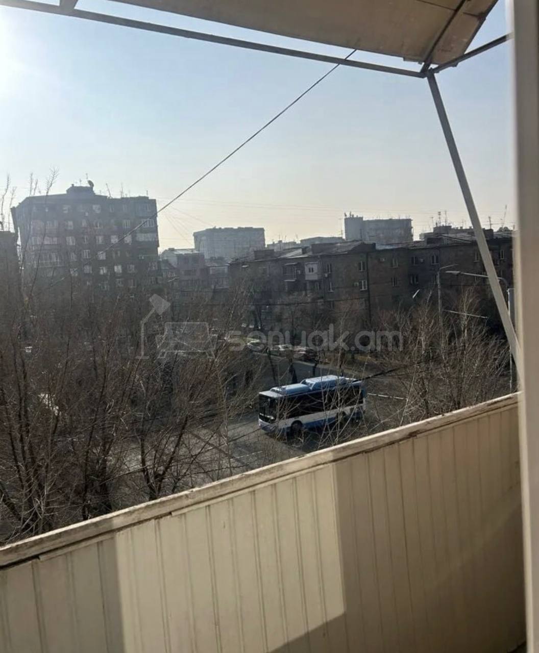 2 Սենյականոց Բնակարան Քարե Շենքում, 55քմ, 4/5 հարկ, Նորմալ Վիճակում, Կահավորված, Արևկող