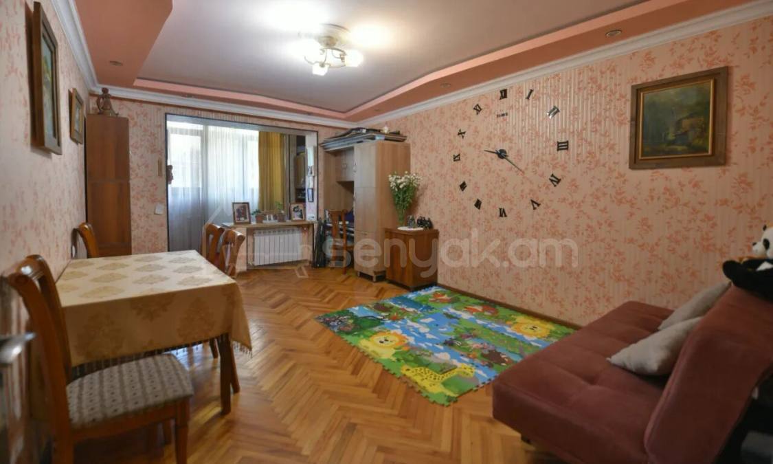 4 Սենյականոց Բնակարան Քարե Շենքում, 84քմ, 1/5 հարկ, Նորմալ Վիճակում