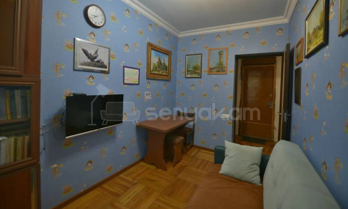 4 Սենյականոց Բնակարան Քարե Շենքում, 84քմ, 1/5 հարկ, Նորմալ Վիճակում