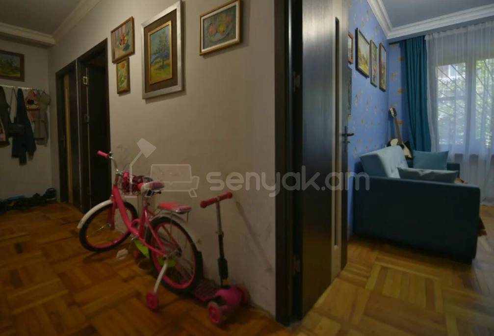 4 Սենյականոց Բնակարան Քարե Շենքում, 84քմ, 1/5 հարկ, Նորմալ Վիճակում