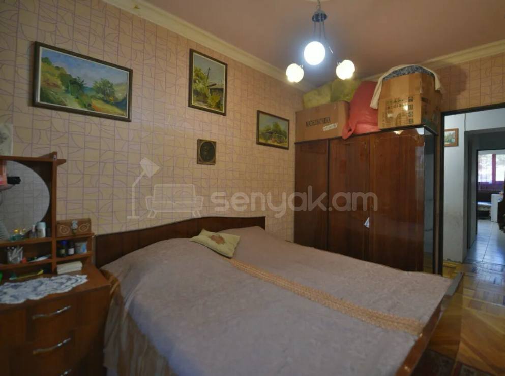 4 Սենյականոց Բնակարան Քարե Շենքում, 84քմ, 1/5 հարկ, Նորմալ Վիճակում