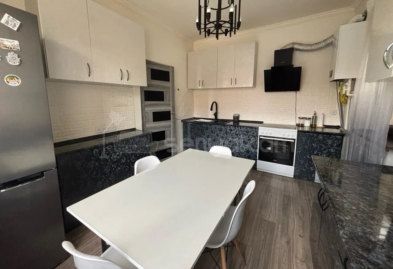 4 Սենյականոց Սեփական Տուն, 98քմ, Կապիտալ Վերանորոգված