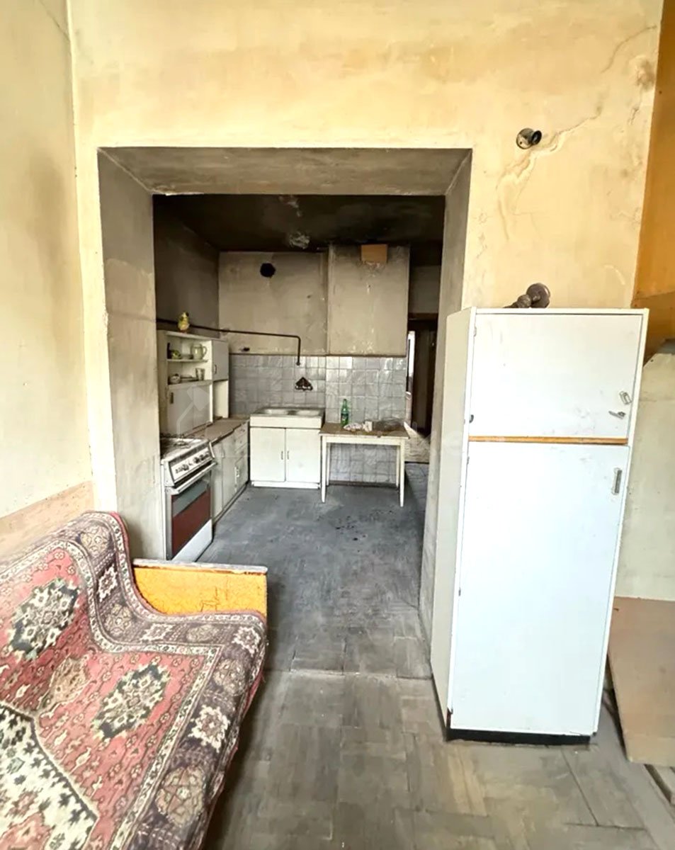 3 Սենյականոց Բնակարան Քարե Շենքում, 87քմ, 5/5 հարկ, Պետական Վիճակում