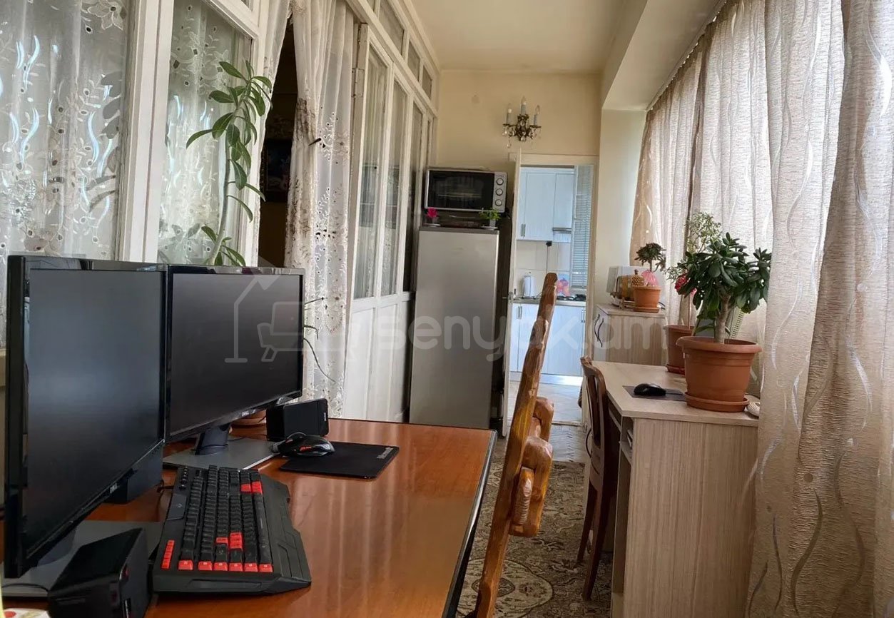 3 Սենյականոց Բնակարան, 77քմ, 6/9 հարկ, Նորմալ Վիճակում