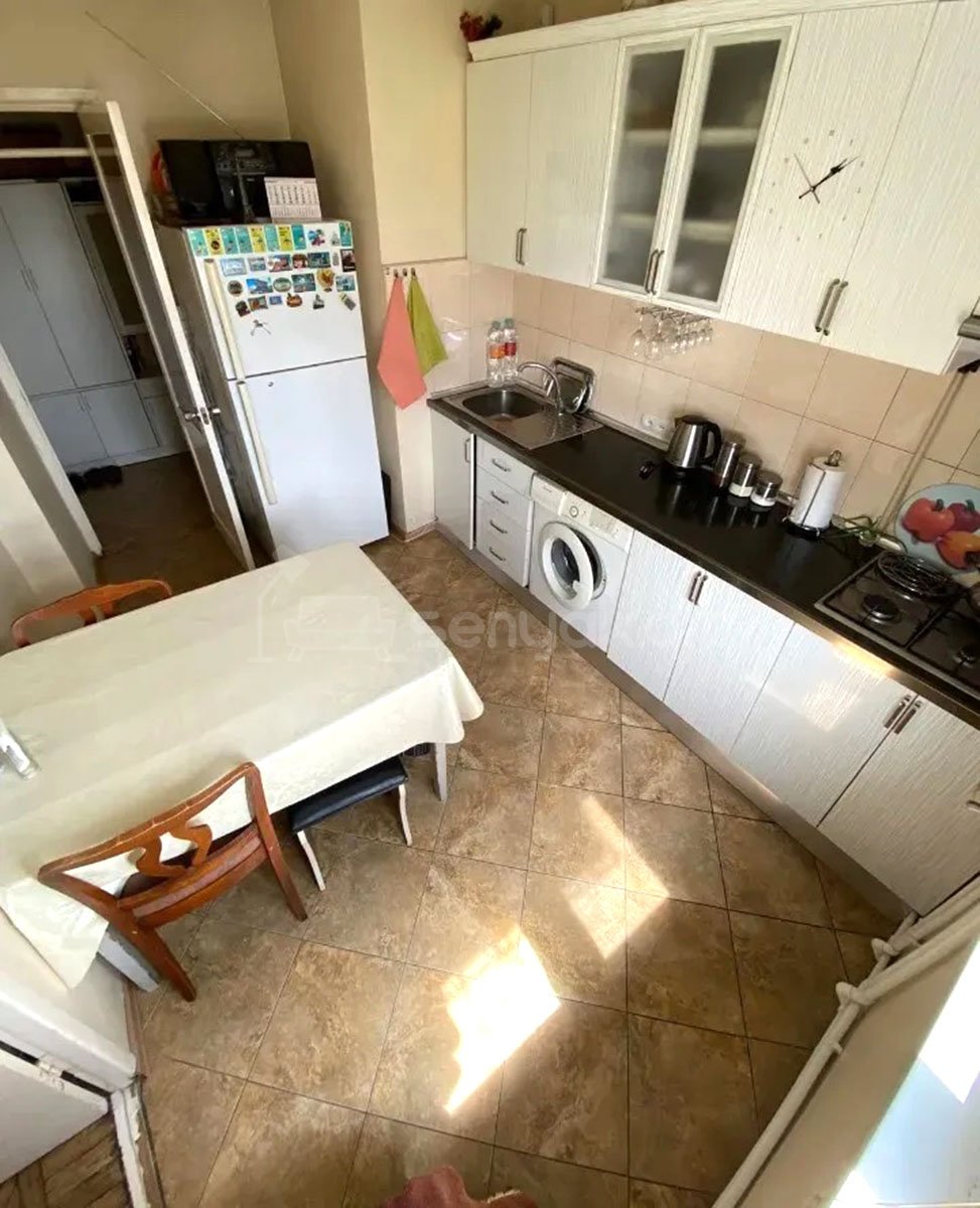 3 Սենյականոց Բնակարան, 77քմ, 6/9 հարկ, Նորմալ Վիճակում