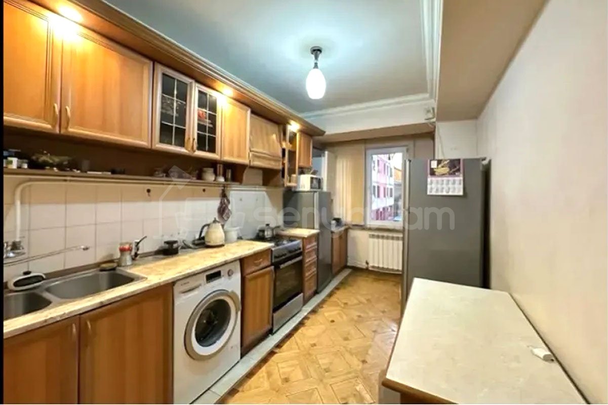 3 Սենյականոց Բնակարան, 81քմ, 2/14 հարկ, Կապիտալ Վերանորոգված