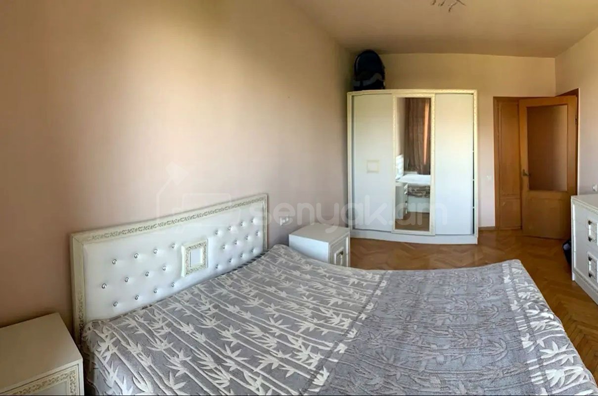 3 Սենյականոց Բնակարան Քարե Շենքում, 73քմ, 5/5 հարկ, Կապիտալ Վերանորոգված