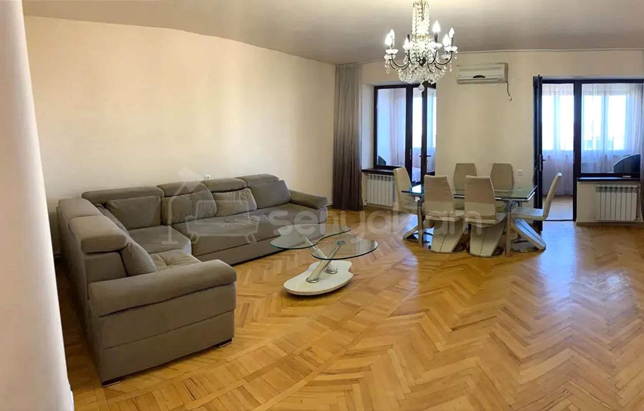 3 Սենյականոց Բնակարան Քարե Շենքում, 73քմ, 5/5 հարկ, Կապիտալ Վերանորոգված