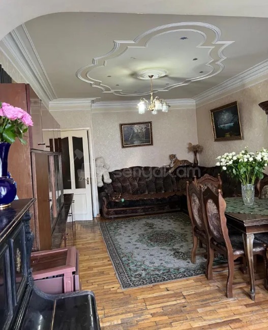 4 Սենյականոց Բնակարան Քարե Շենքում, 93քմ, 2/5 հարկ, Պետական Վիճակում