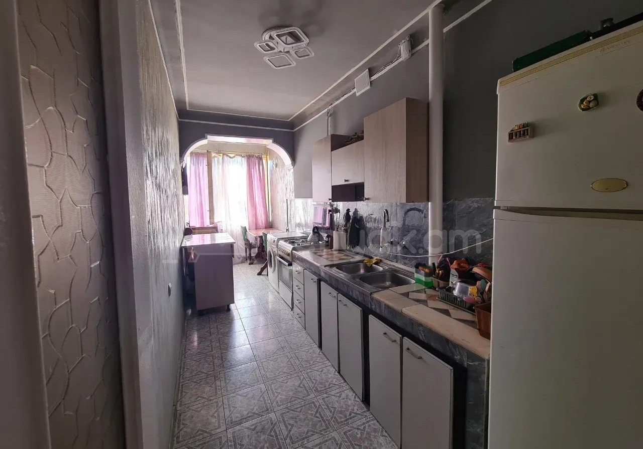 4 Սենյականոց Բնակարան Քարե Շենքում, 93քմ, 2/5 հարկ, Պետական Վիճակում