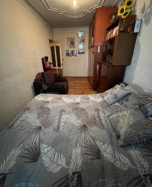 4 Սենյականոց Բնակարան Քարե Շենքում, 93քմ, 2/5 հարկ, Պետական Վիճակում