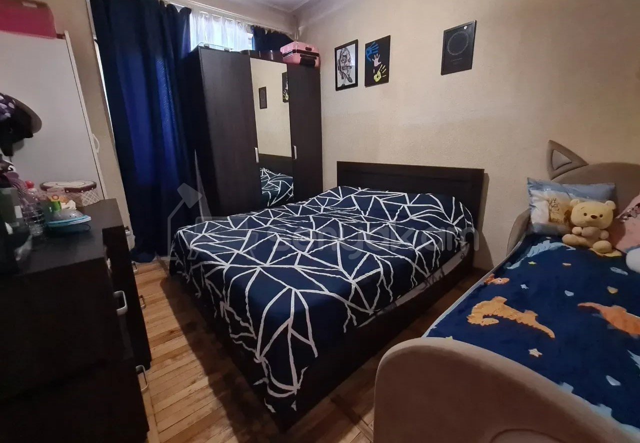 4 Սենյականոց Բնակարան Քարե Շենքում, 93քմ, 2/5 հարկ, Պետական Վիճակում