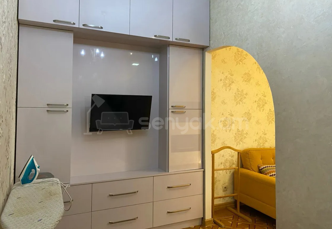 2 Սենյականոց Բնակարան Քարե Շենքում, 42քմ, 4/6 հարկ, Դիզայներական Վերանորոգված, Կահավորված