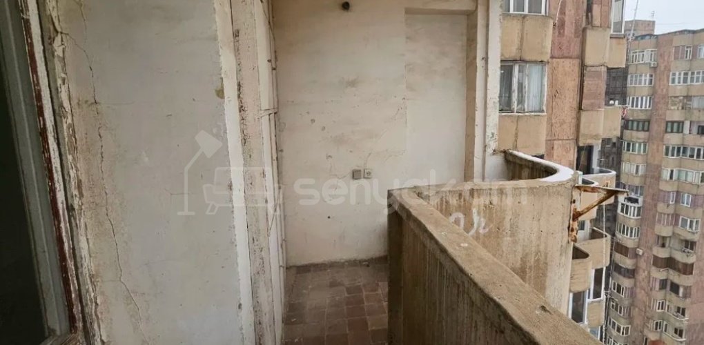 3 Սենյականոց Բնակարան, 80քմ, 14/16 հարկ, Պետական Վիճակում