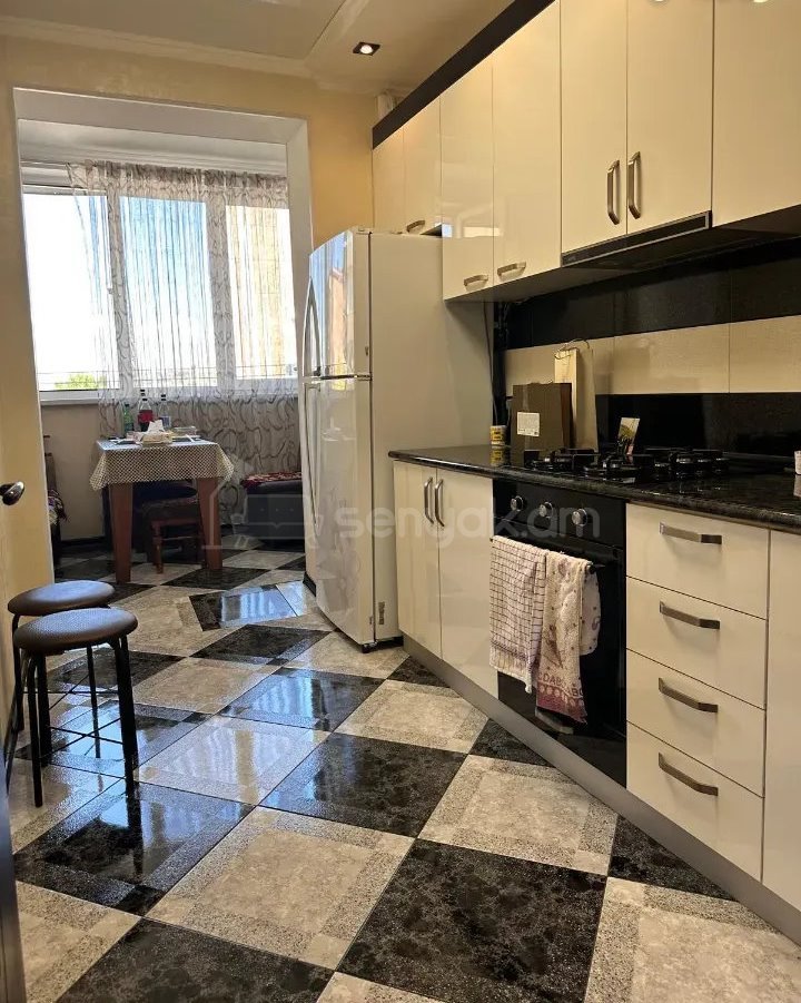 2 Սենյականոց Բնակարան, 74քմ, 2/9 հարկ, Կապիտալ Վերանորոգված