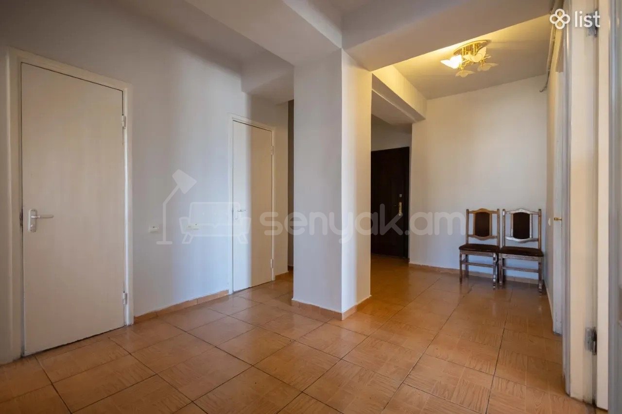 3 Սենյականոց Բնակարան, 80քմ, 12/14 հարկ, Նորմալ Վիճակում, Կահավորված, Արևկող