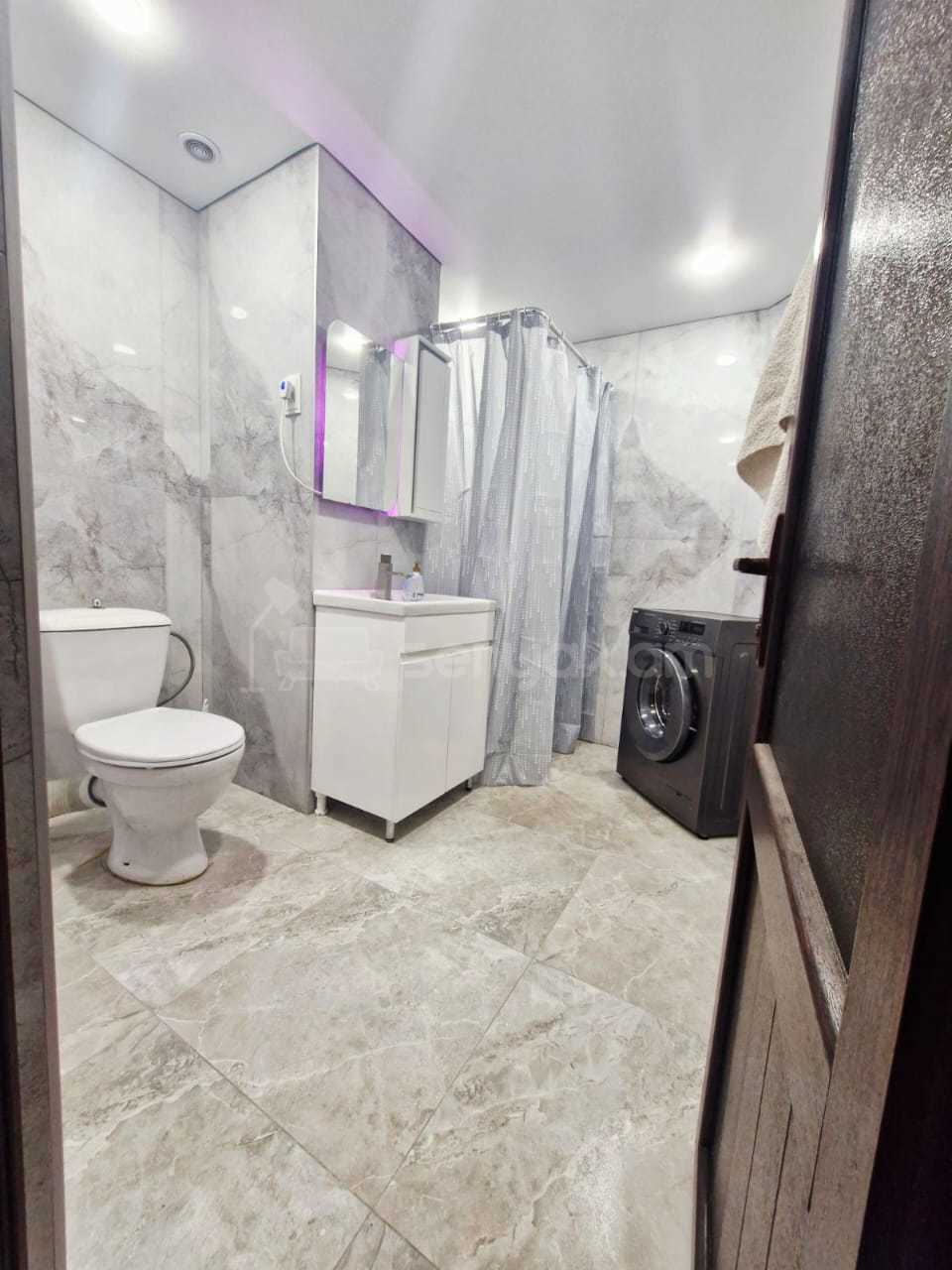 3 Սենյականոց Բնակարան, 70քմ, 3/14 հարկ, Նորմալ Վիճակում, Կահավորված