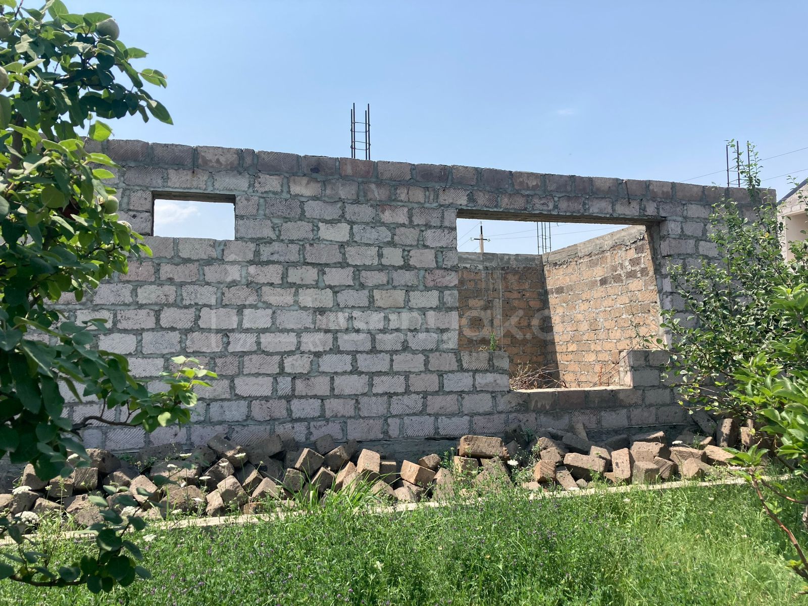 Բնակելի Նշանակության Հողատարածք, 400քմ, Խմելու Ջրով, Էլեկտրականությամբ, Պարսպապատ