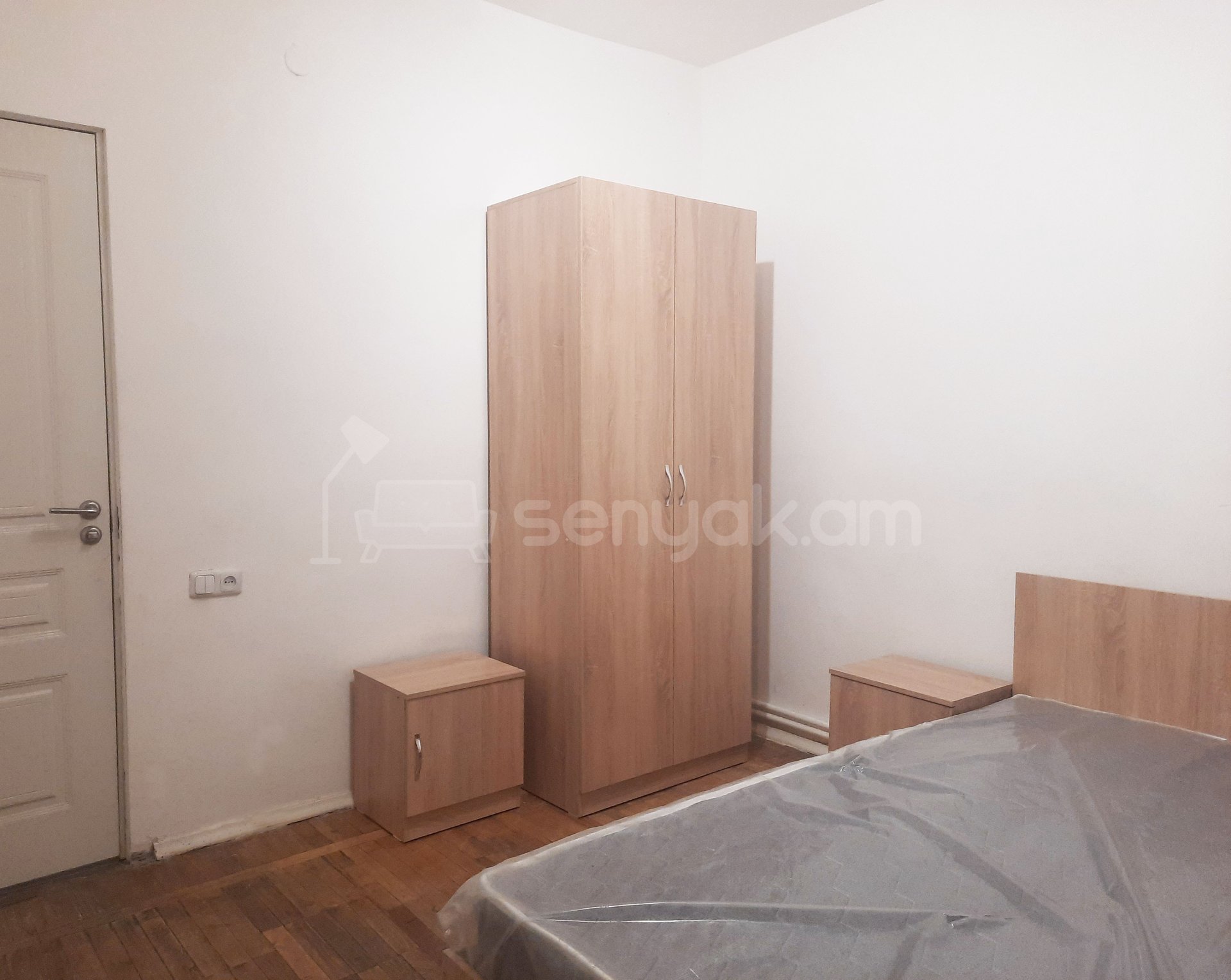 4 Սենյականոց Բնակարան Քարե Շենքում, 91քմ, 4/9 հարկ, Կոսմետիկ Վերանորոգված, Կահավորված, Արևկող