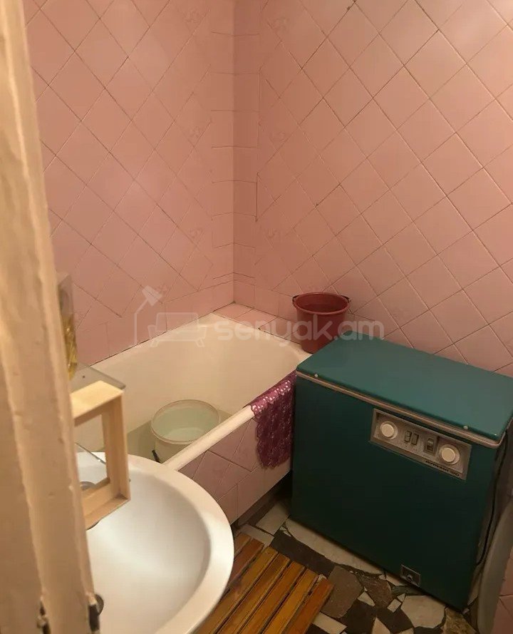 2 Սենյականոց Բնակարան, 64քմ, 6/9 հարկ, Պետական Վիճակում