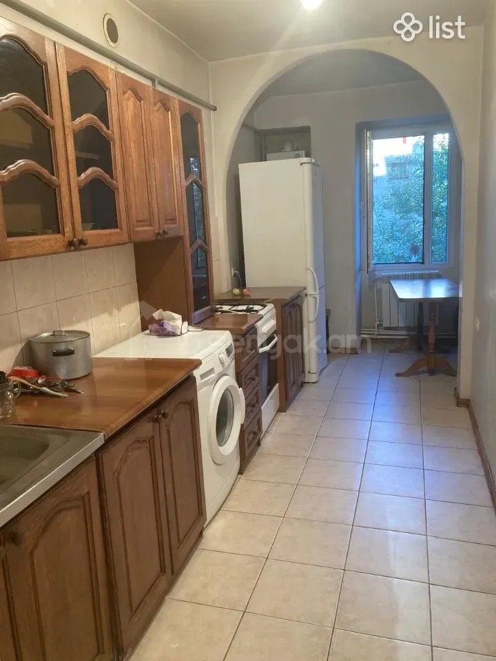 4 Սենյականոց Բնակարան, 80քմ, 3/9 հարկ, Նորմալ Վիճակում, Կահավորված, Արևկող