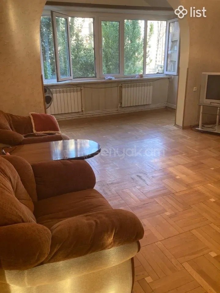 4 Սենյականոց Բնակարան, 80քմ, 3/9 հարկ, Նորմալ Վիճակում, Կահավորված, Արևկող