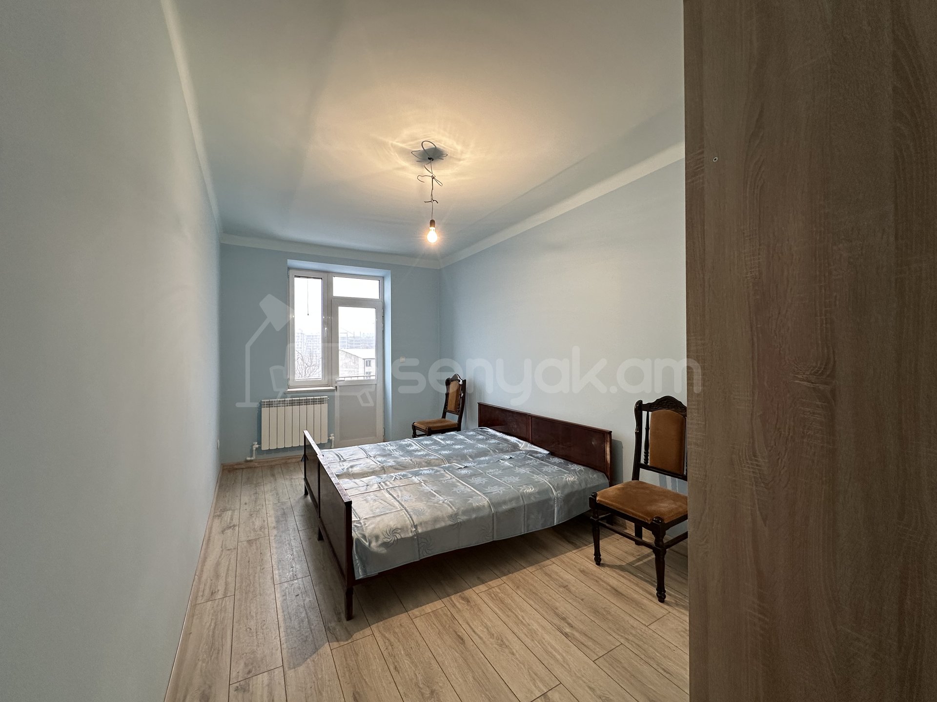 3 Սենյականոց Բնակարան Քարե Շենքում, 70քմ, 2/5 հարկ, Կապիտալ Վերանորոգված, Կահավորված