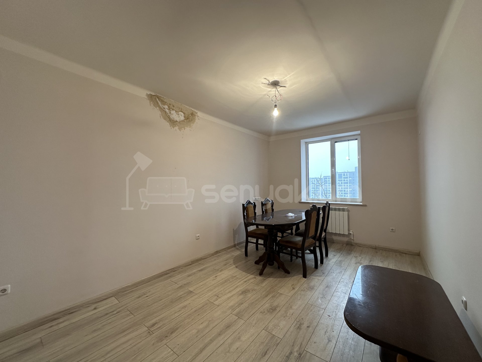 3 Սենյականոց Բնակարան Քարե Շենքում, 70քմ, 2/5 հարկ, Կապիտալ Վերանորոգված, Կահավորված