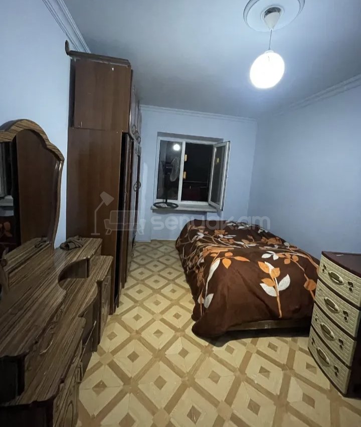 2 Սենյականոց Բնակարան Քարե Շենքում, 45քմ, 3/5 հարկ, Նորմալ Վիճակում, Կահավորված, Արևկող