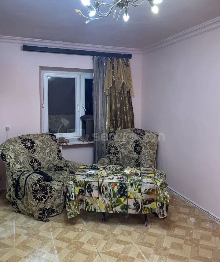 2 Սենյականոց Բնակարան Քարե Շենքում, 45քմ, 3/5 հարկ, Նորմալ Վիճակում, Կահավորված, Արևկող