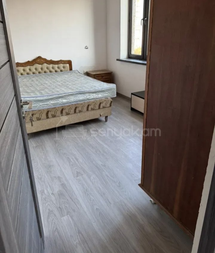 3 Սենյականոց Բնակարան Քարե Շենքում, 77քմ, 2/2 հարկ, Կապիտալ Վերանորոգված, Կահավորված, Արևկող