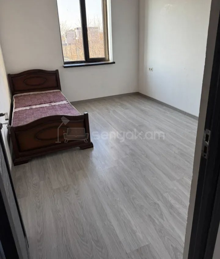 3 Սենյականոց Բնակարան Քարե Շենքում, 77քմ, 2/2 հարկ, Կապիտալ Վերանորոգված, Կահավորված, Արևկող