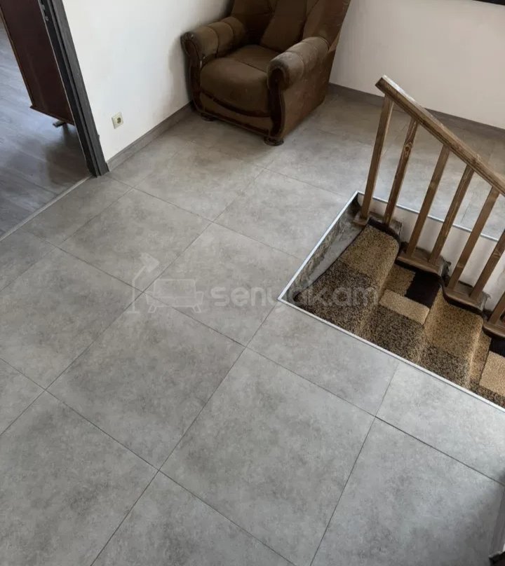 3 Սենյականոց Բնակարան Քարե Շենքում, 77քմ, 2/2 հարկ, Կապիտալ Վերանորոգված, Կահավորված, Արևկող