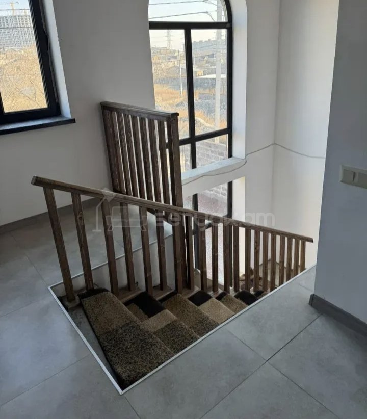 3 Սենյականոց Բնակարան Քարե Շենքում, 77քմ, 2/2 հարկ, Կապիտալ Վերանորոգված, Կահավորված, Արևկող