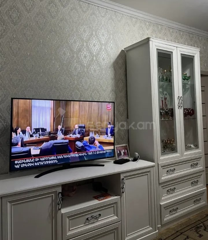 3 Սենյականոց Բնակարան Քարե Շենքում, 67քմ, 1/1 հարկ, Կապիտալ Վերանորոգված, Կահավորված