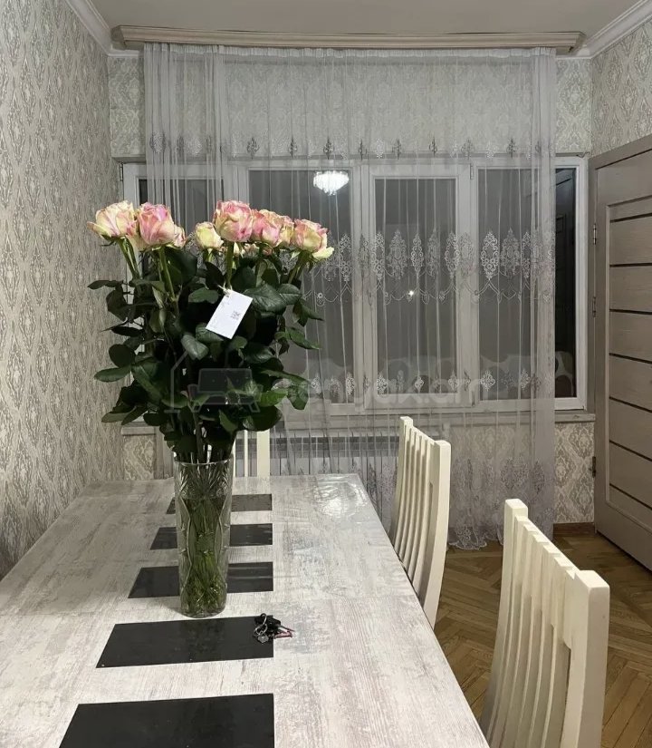 3 Սենյականոց Բնակարան Քարե Շենքում, 67քմ, 1/1 հարկ, Կապիտալ Վերանորոգված, Կահավորված