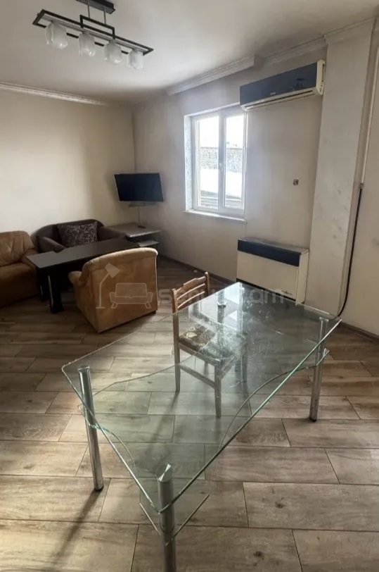 2 Սենյականոց Բնակարան Քարե Շենքում, 55քմ, 2/2 հարկ, Կապիտալ Վերանորոգված, Կահավորված