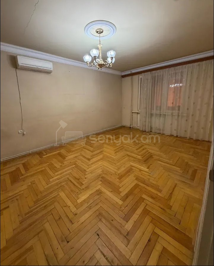 4 Սենյականոց Բնակարան, 95քմ, 6/9 հարկ, Նորմալ Վիճակում, Մասամբ Կահավորված