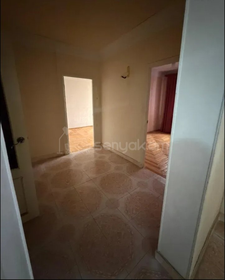 4 Սենյականոց Բնակարան, 95քմ, 6/9 հարկ, Նորմալ Վիճակում, Մասամբ Կահավորված