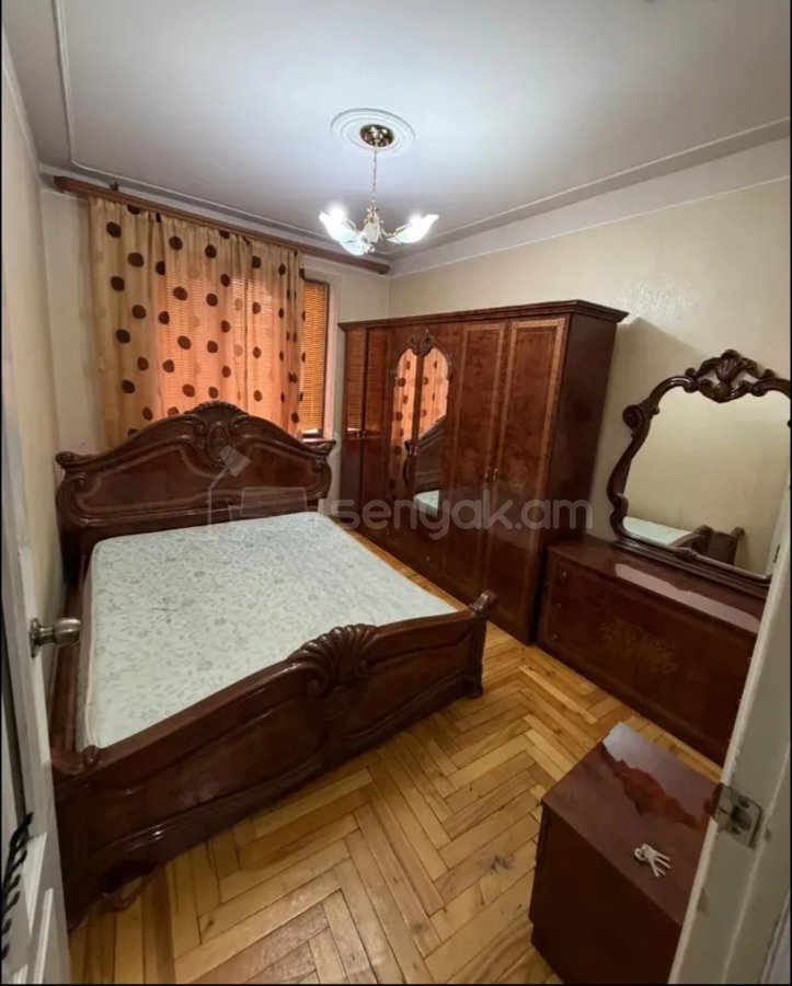 4 Սենյականոց Բնակարան, 95քմ, 6/9 հարկ, Նորմալ Վիճակում, Մասամբ Կահավորված