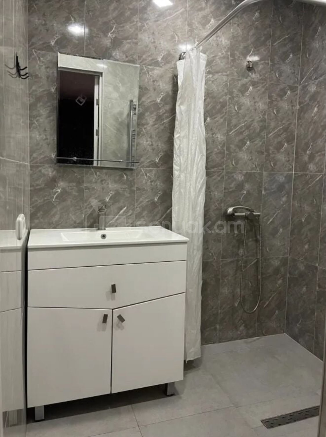 4 Սենյականոց Բնակարան, 90քմ, 4/9 հարկ, Կապիտալ Վերանորոգված, Կահավորված