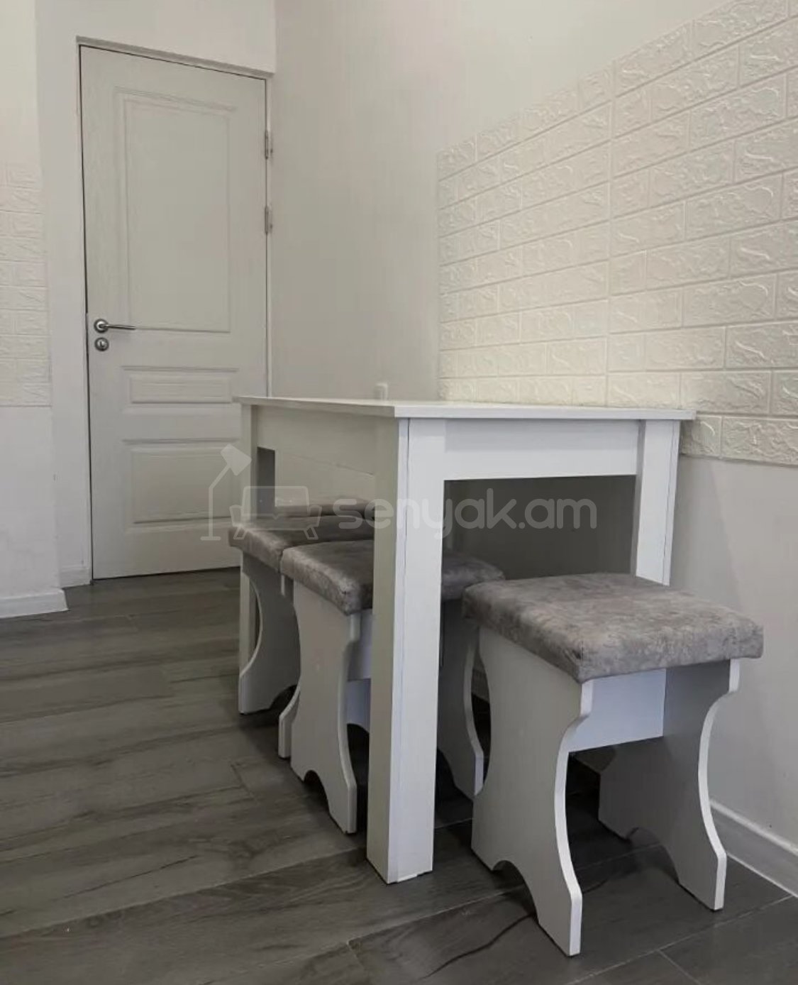 4 Սենյականոց Բնակարան, 90քմ, 4/9 հարկ, Կապիտալ Վերանորոգված, Կահավորված