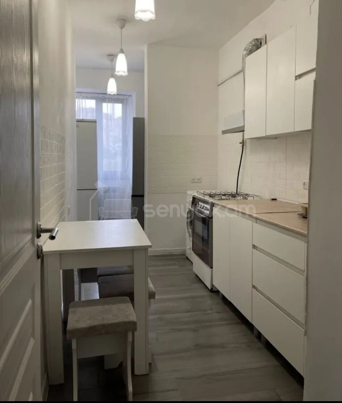 4 Սենյականոց Բնակարան, 90քմ, 4/9 հարկ, Կապիտալ Վերանորոգված, Կահավորված