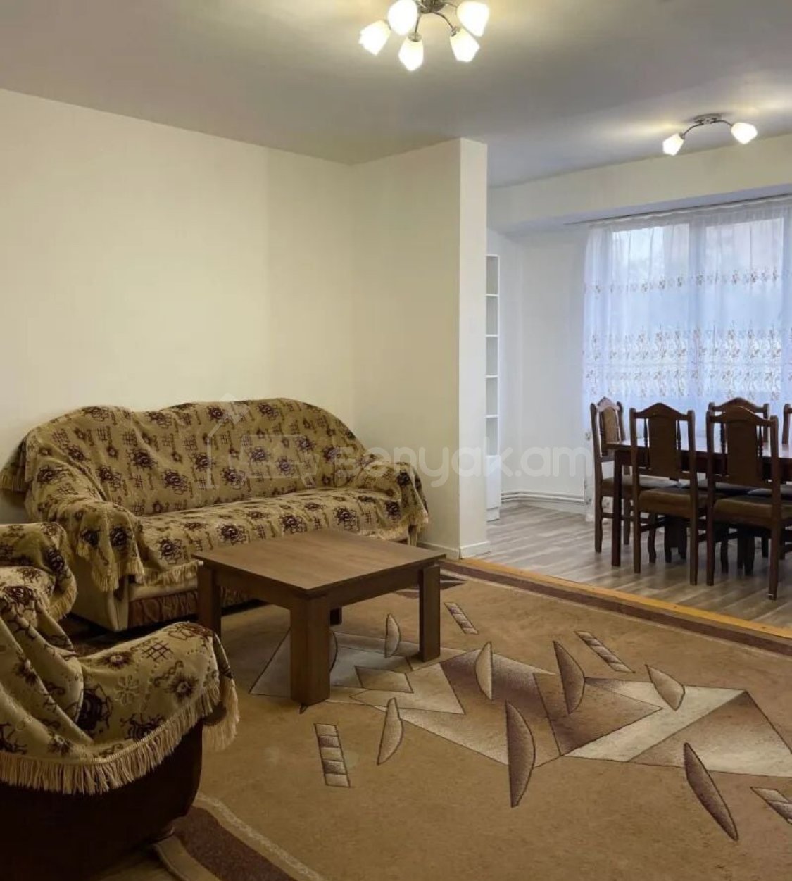 4 Սենյականոց Բնակարան, 90քմ, 4/9 հարկ, Կապիտալ Վերանորոգված, Կահավորված