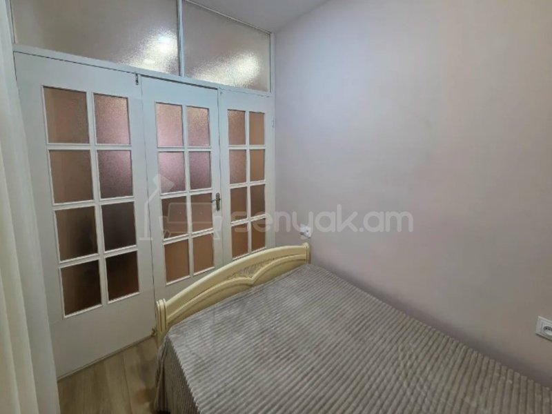 3 Սենյականոց Բնակարան Քարե Շենքում, 50քմ, 2/5 հարկ, Կապիտալ Վերանորոգված, Կահավորված, Արևկող