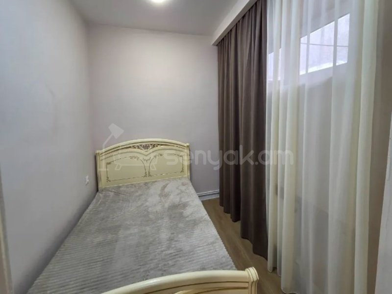 3 Սենյականոց Բնակարան Քարե Շենքում, 50քմ, 2/5 հարկ, Կապիտալ Վերանորոգված, Կահավորված, Արևկող