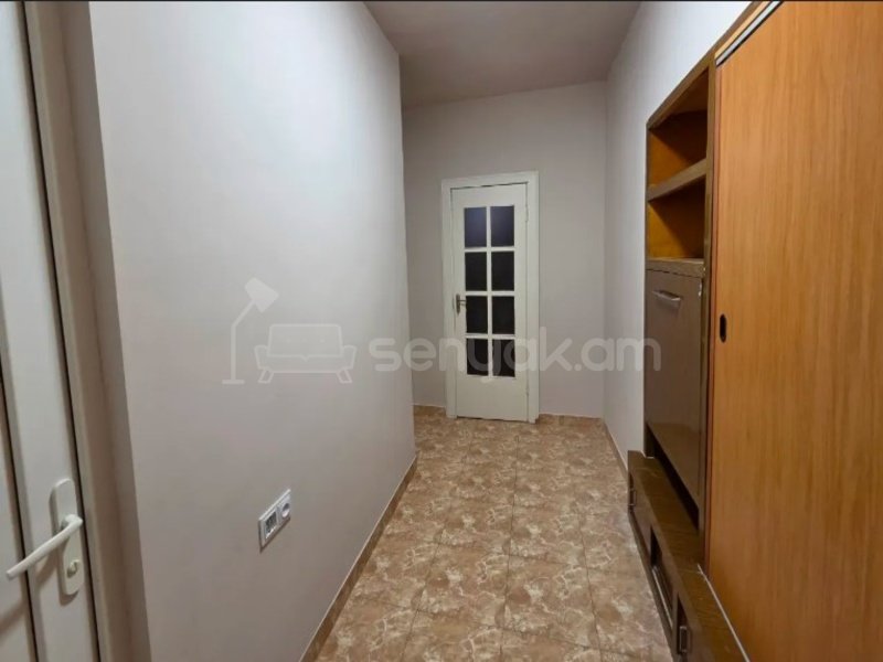 3 Սենյականոց Բնակարան Քարե Շենքում, 50քմ, 2/5 հարկ, Կապիտալ Վերանորոգված, Կահավորված, Արևկող