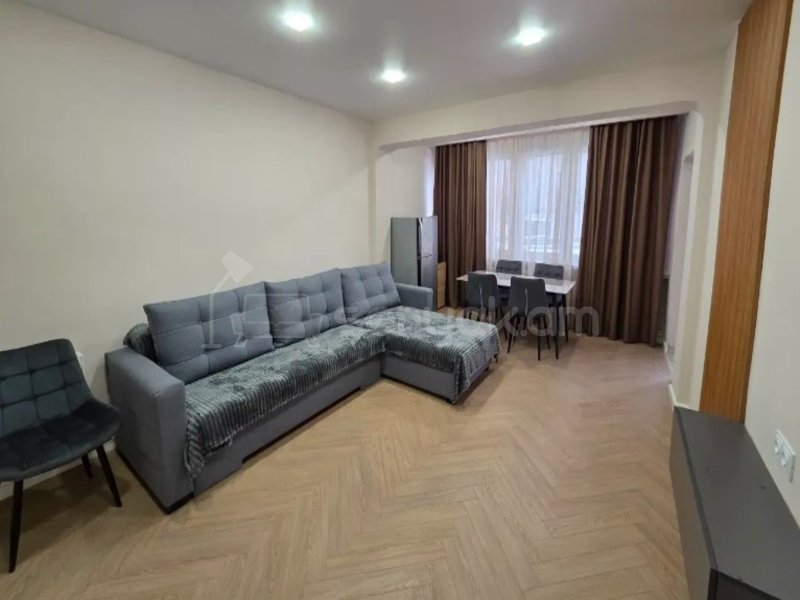 3 Սենյականոց Բնակարան Քարե Շենքում, 50քմ, 2/5 հարկ, Կապիտալ Վերանորոգված, Կահավորված, Արևկող