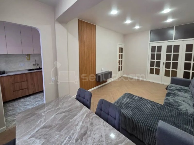 3 Սենյականոց Բնակարան Քարե Շենքում, 50քմ, 2/5 հարկ, Կապիտալ Վերանորոգված, Կահավորված, Արևկող