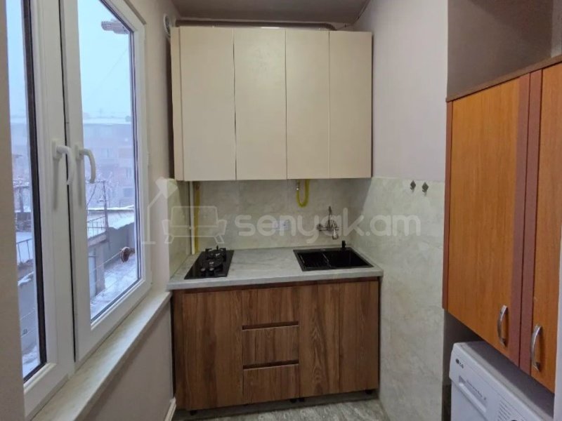 3 Սենյականոց Բնակարան Քարե Շենքում, 50քմ, 2/5 հարկ, Կապիտալ Վերանորոգված, Կահավորված, Արևկող